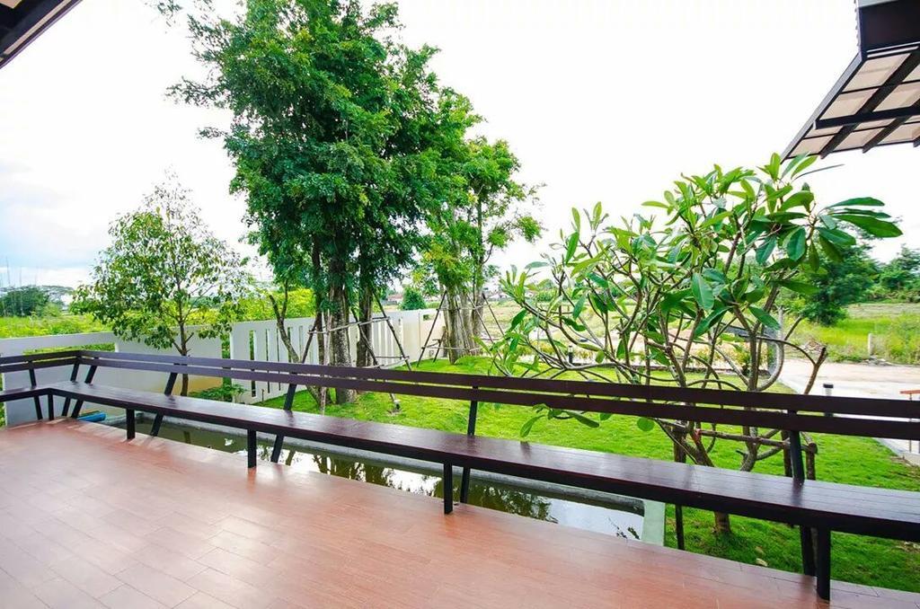 Fig Boutique Hotel Kamphaeng Phet Bagian luar foto