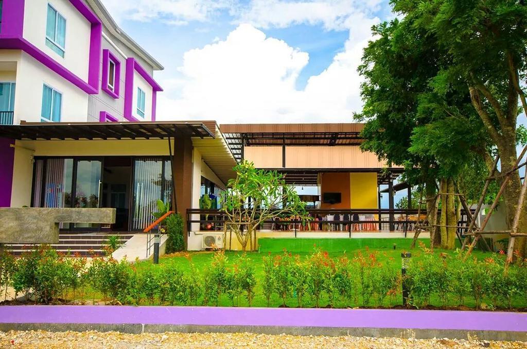 Fig Boutique Hotel Kamphaeng Phet Bagian luar foto